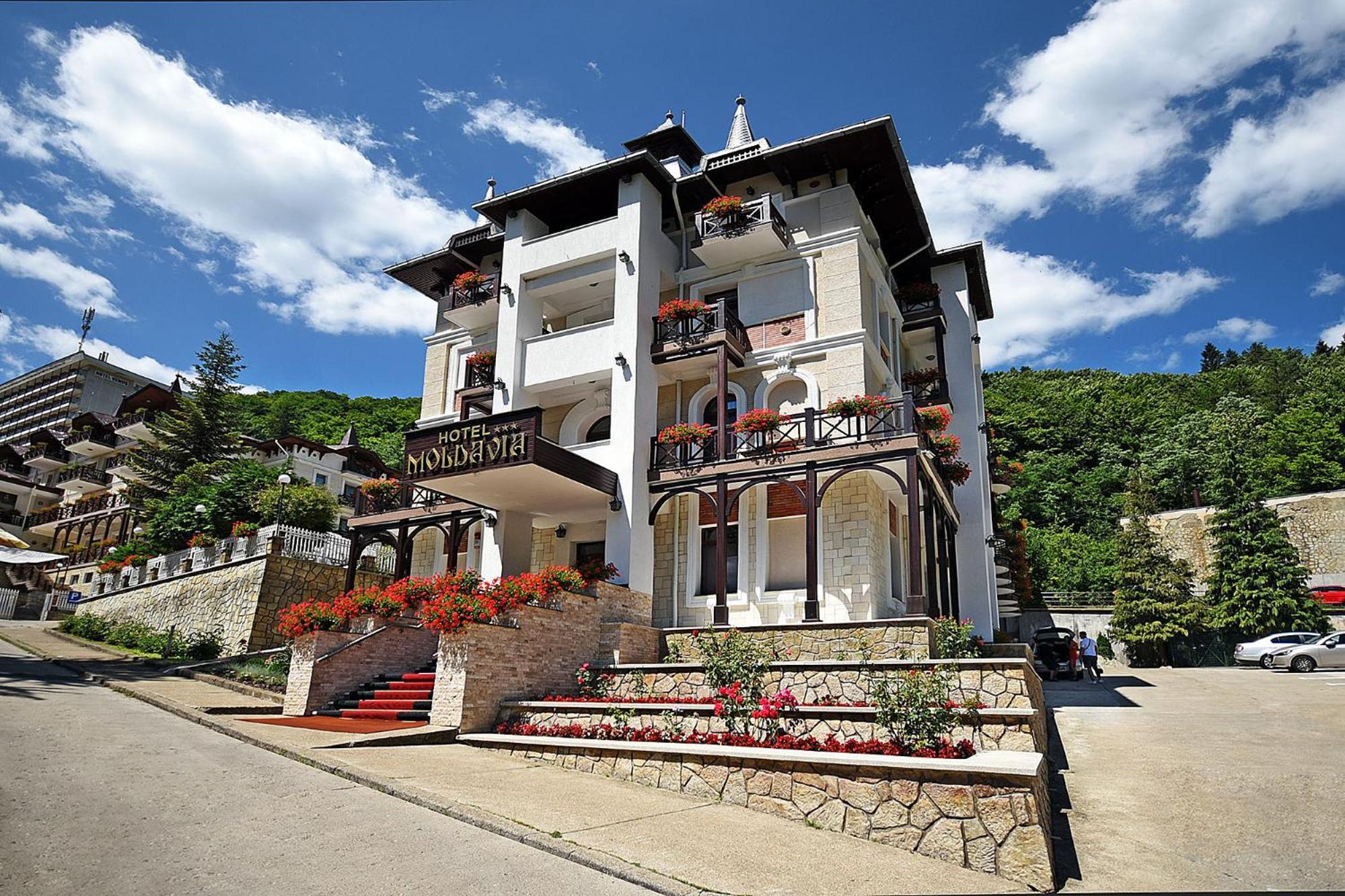 Hotel Moldavia Slănic-Moldova エクステリア 写真