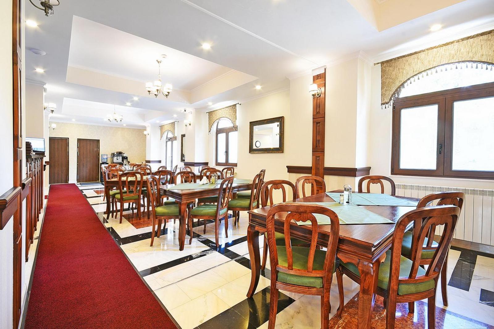 Hotel Moldavia Slănic-Moldova エクステリア 写真