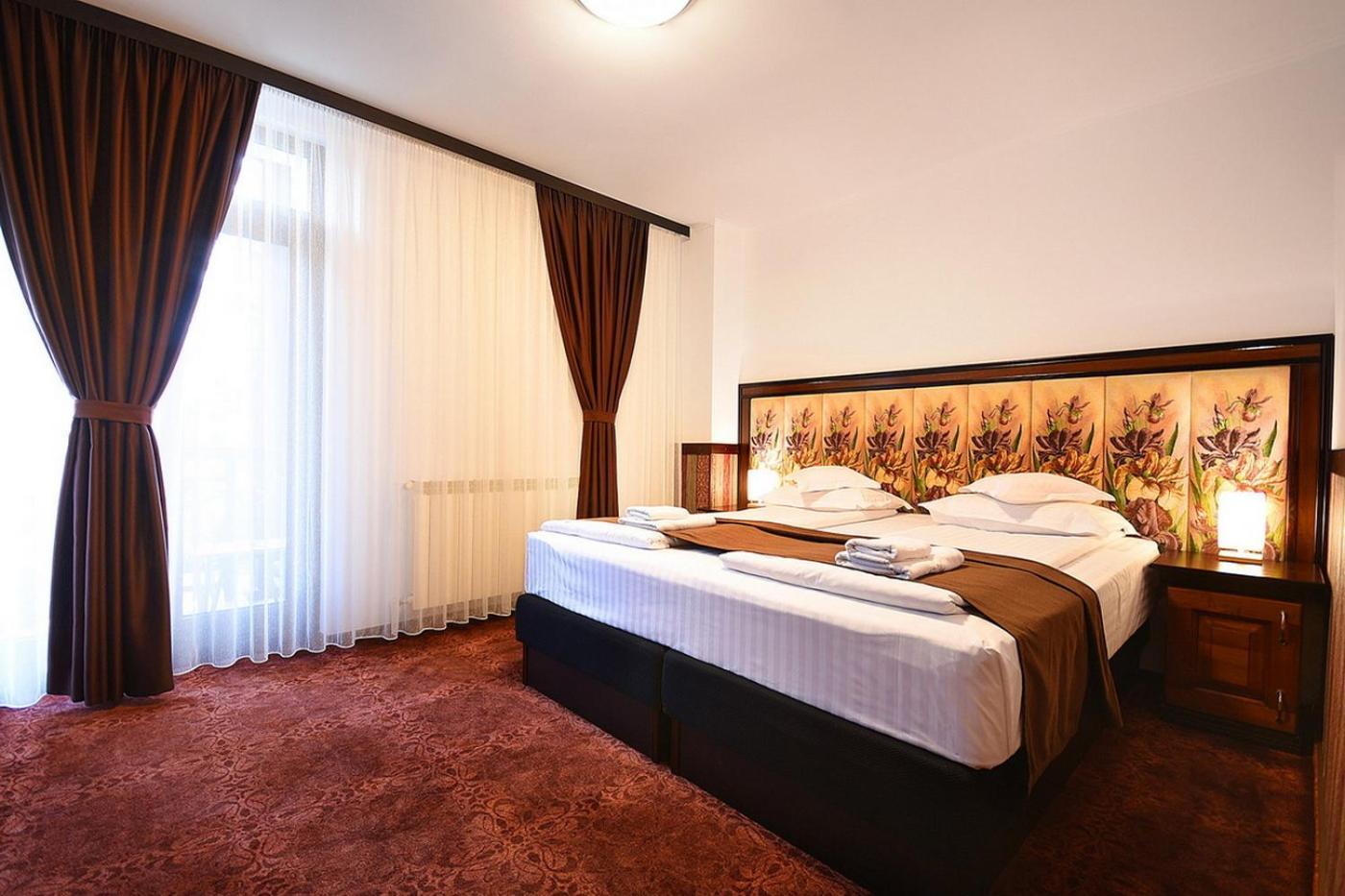 Hotel Moldavia Slănic-Moldova エクステリア 写真