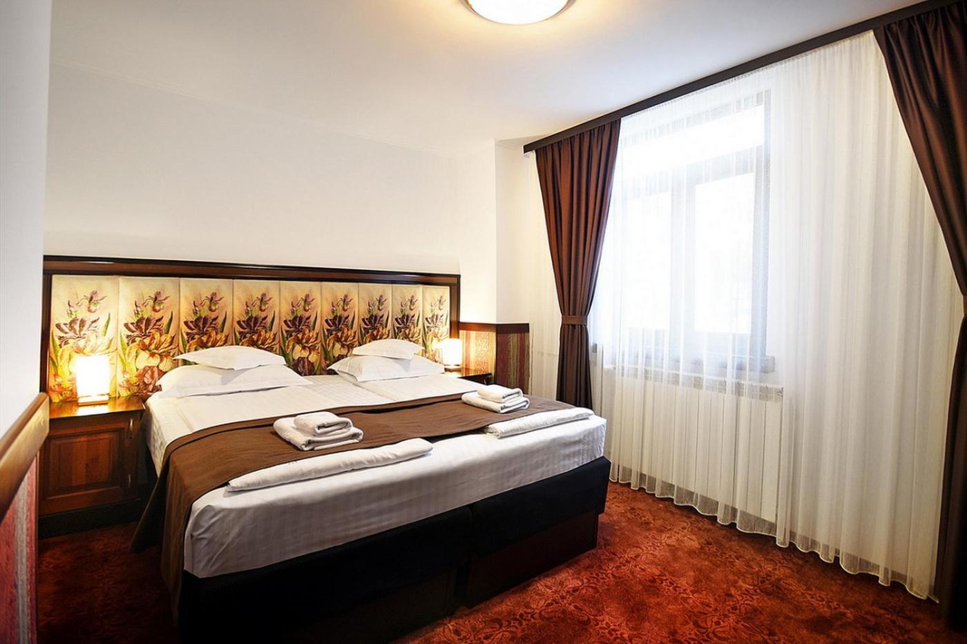 Hotel Moldavia Slănic-Moldova エクステリア 写真